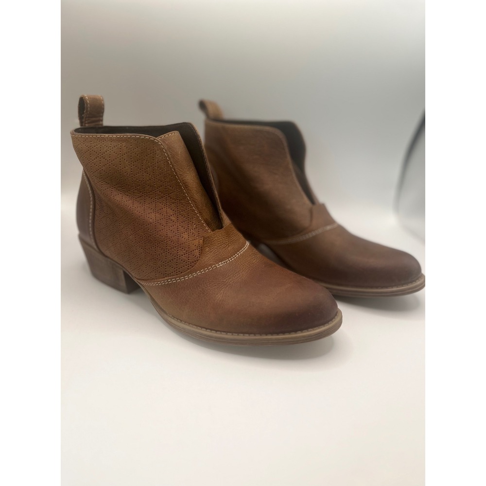 Roan Womens Tan Brown Leather Perforated Split Front Ankle Boots Size 9 Lucky
